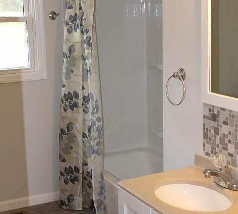 4th image of 2409 Briggs Ave #B