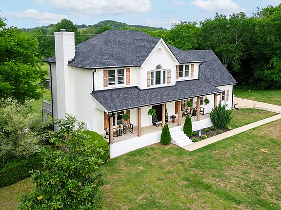 2nd image of 4038 Foxfield Dr