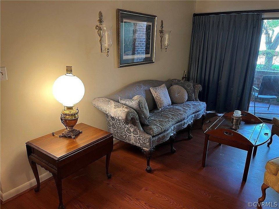 1st image of 2109 Turtle Creek Dr APT 4