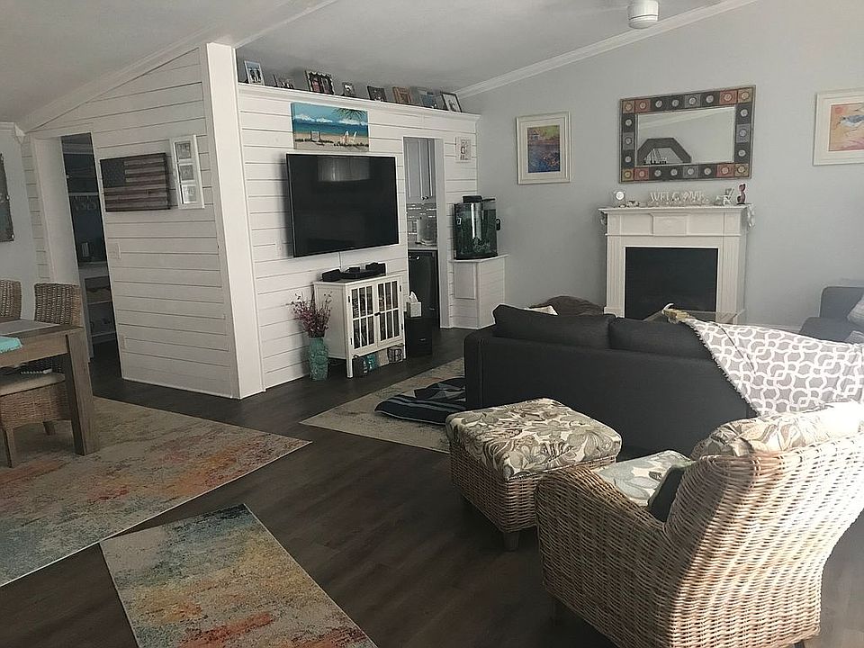 1st image of 64 Sabal Cay Ct