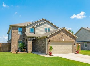 453 Twin Lakes Blvd W, West Columbia, TX 77486