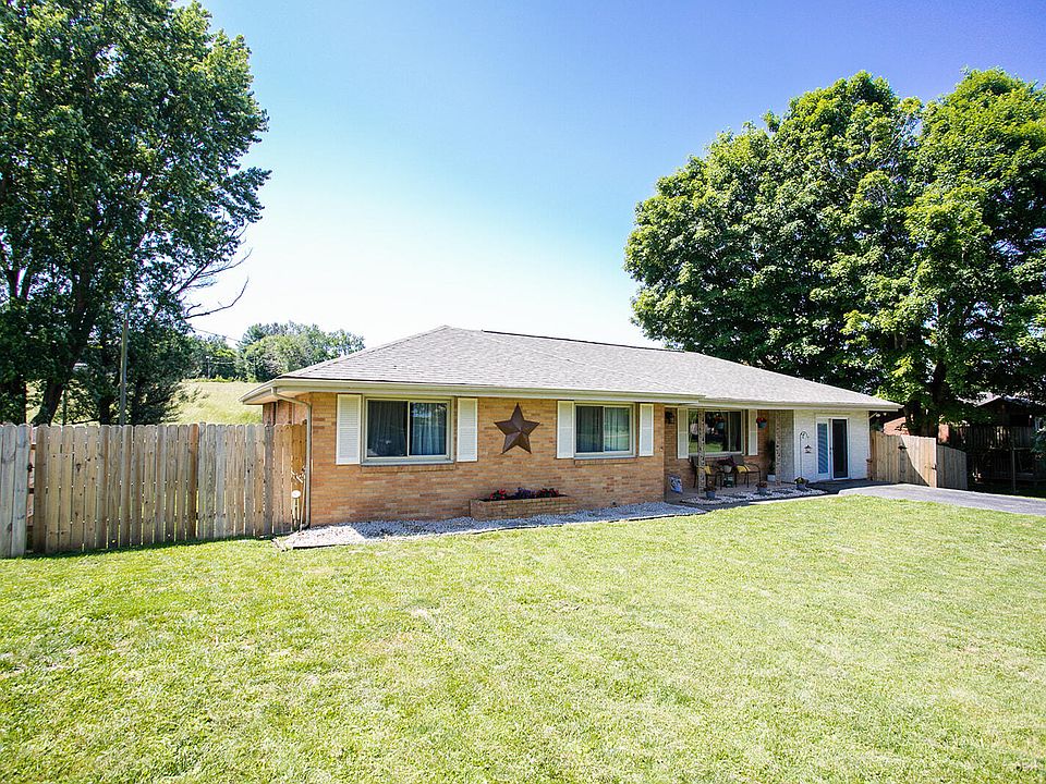 1st image of 120 Paula Dr
