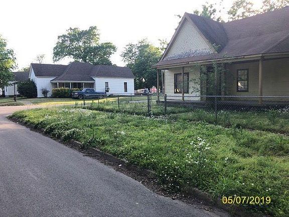 2nd image of 910 Walker Ave
