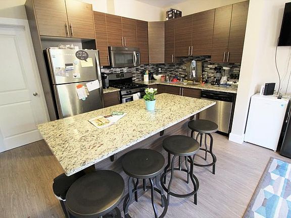 3rd image of 100 Goulburn Ave #1-3