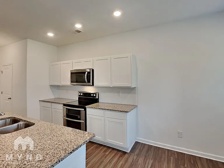1392 Ben Park Way — Photo 5