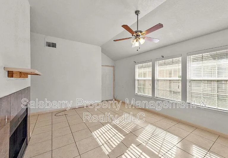 8510 Gatlinburg Dr — Photo 3