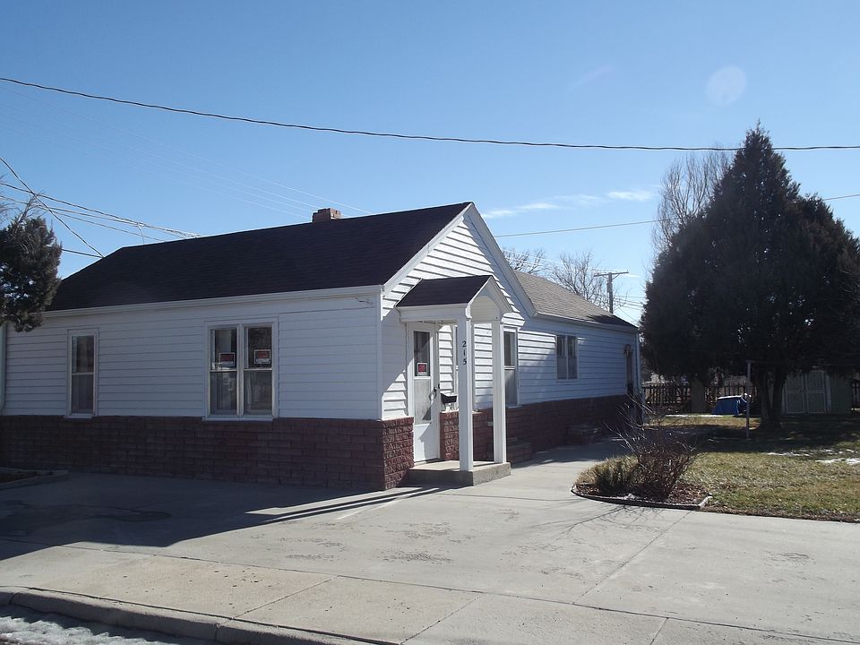 1st image of 215 East 25th Avenue
