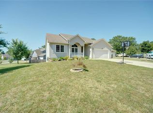 1533 E 28th Ter, Lawrence, KS 66046