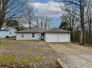 215 Eric Dr, Kirbyville, MO 65679