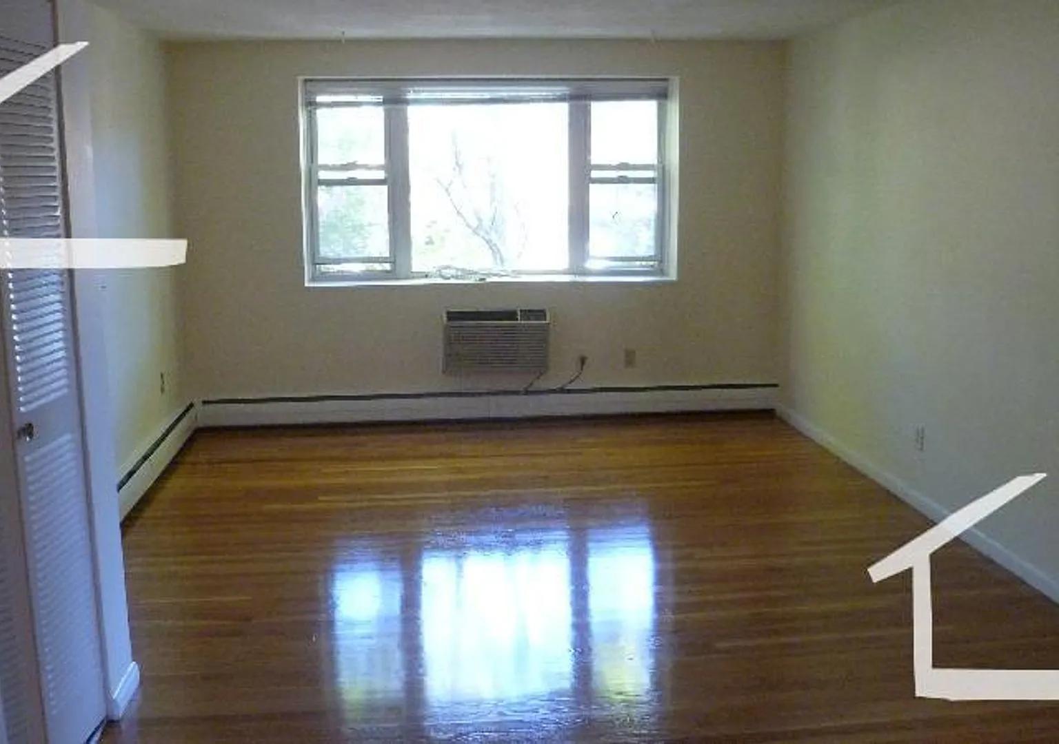 9/1 -No Fee! Spacious 2BR near Coolidge Corner with AC, elevator in bldg! — Photo 1