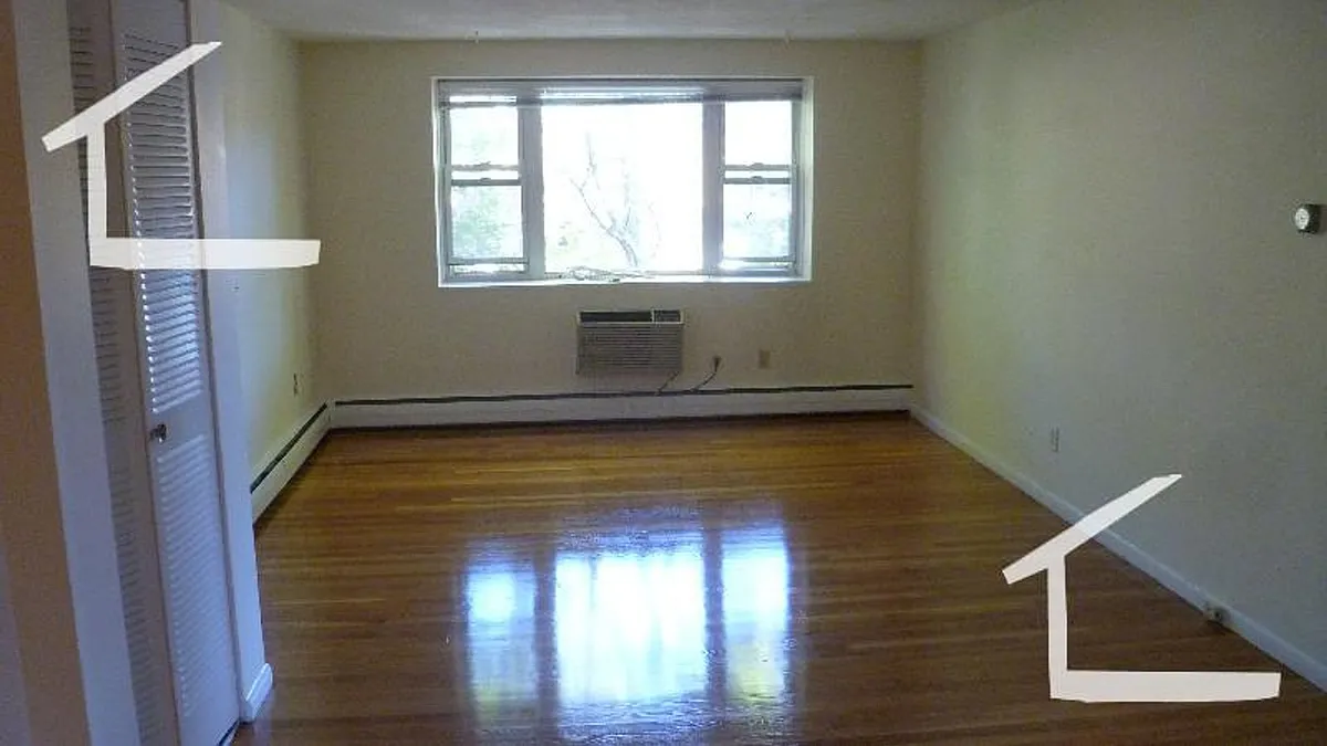 Building Photo - 111 Babcock St #52