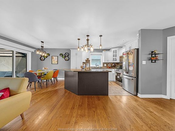 4th image of 68 Wakefield Ave