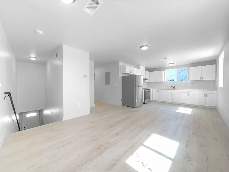 236 W 84th Pl — Photo 1