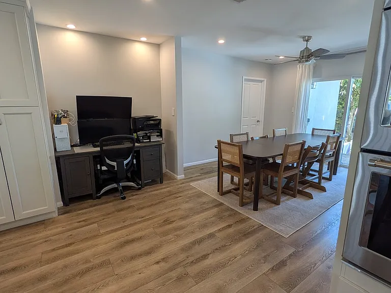 3041 Greenfield Ave — Photo 8