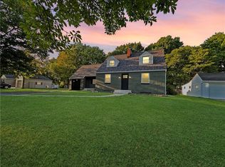 22 Lynda Ln, Rochester, NY 14624