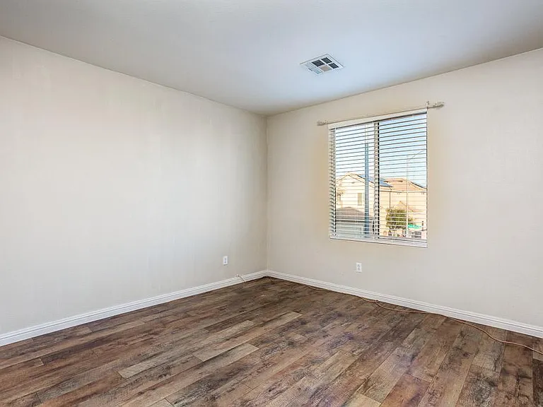 2609 Los Palos St — Photo 14