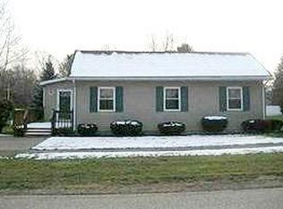 210 Maple St, Sterling, MI 48659