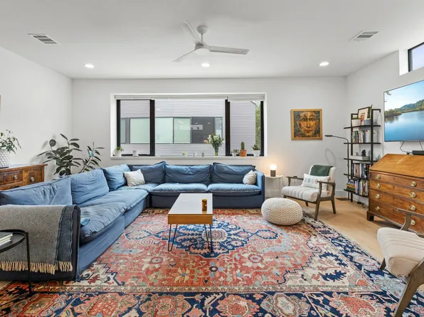 3406 E 17th St Unit 8, Austin, TX 78721