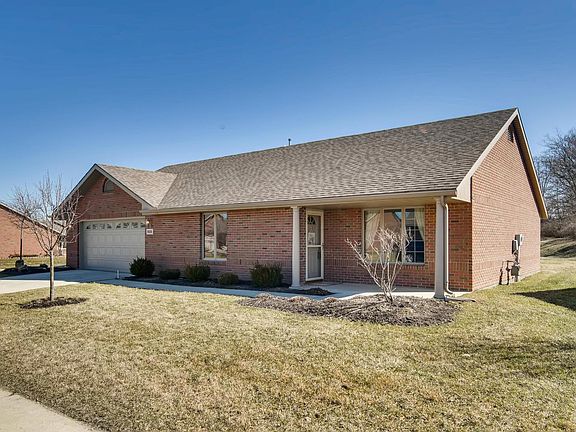 3rd image of 825 Hickory Hill Dr #825