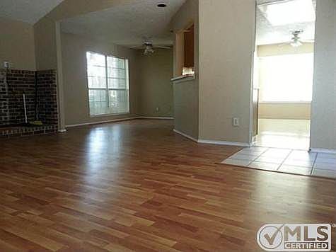 5th image of 817 Arbor Downs Dr