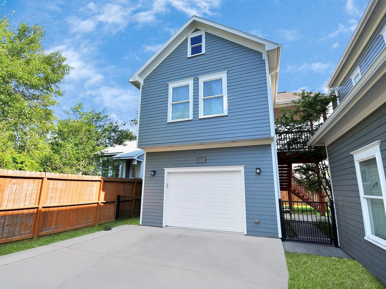 1 bed, 1.0 bath, $1,600 — Photo 1