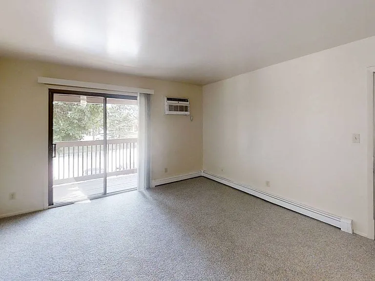 Wood Creek Apartments — Photo 77