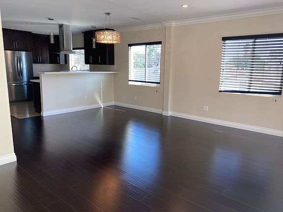5th image of 2686 N Daisy Ave