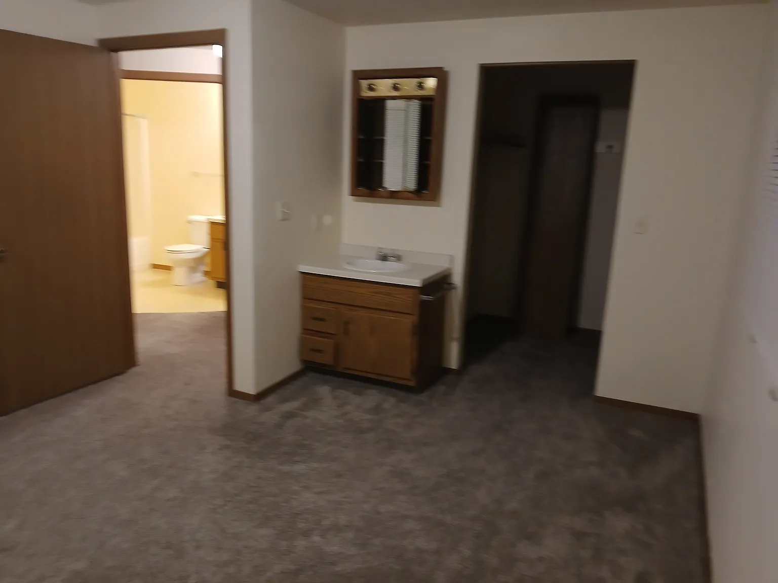 Oconto Park Apartments — Photo 3