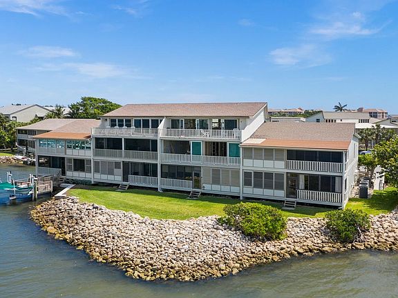 3rd image of 1456 NE Ocean Blvd APT 12-101