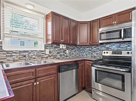 4th image of 105 Nanette St