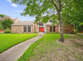 35 Robinhood Dr, Bridgeport, TX 76426