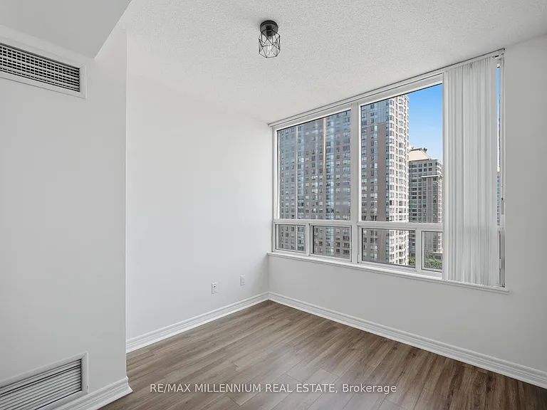 68 Corporate Dr #1532 — Photo 18