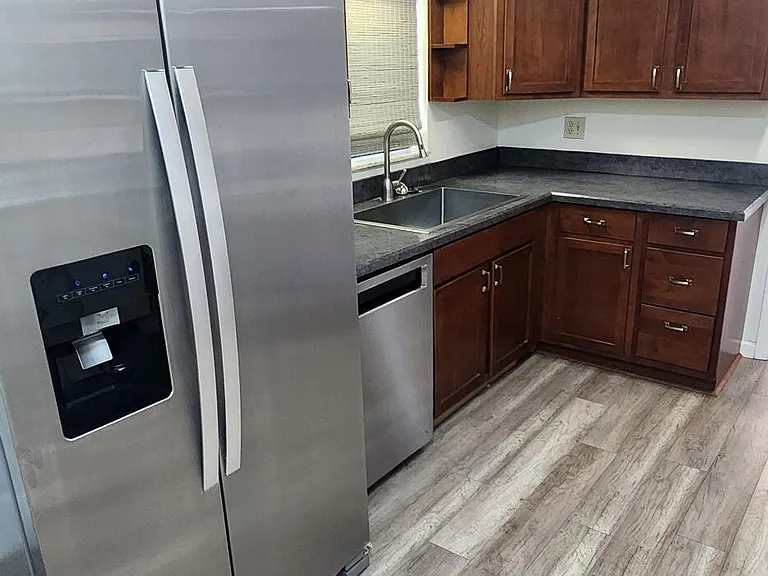 570 Capri Rd — Photo 7