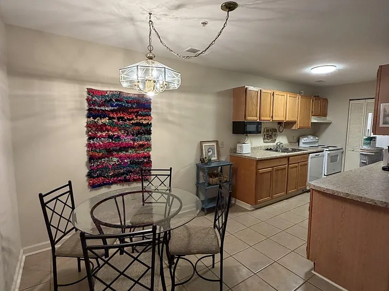 261 Simpson Ave #127 — Photo 6
