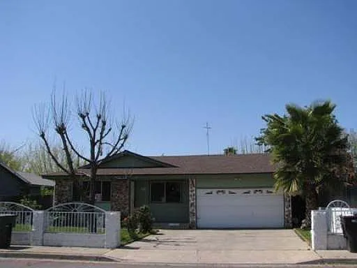 2475 Fern St photo 1