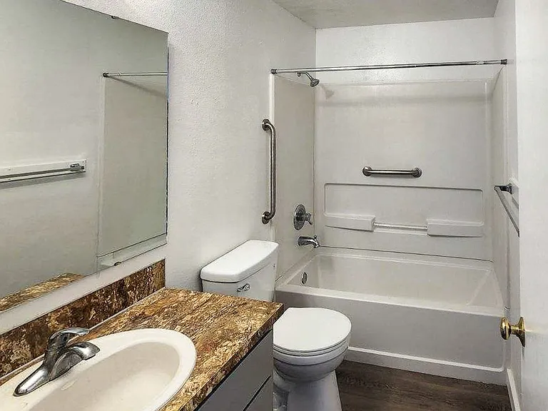 Ferns Apartments — Photo 15