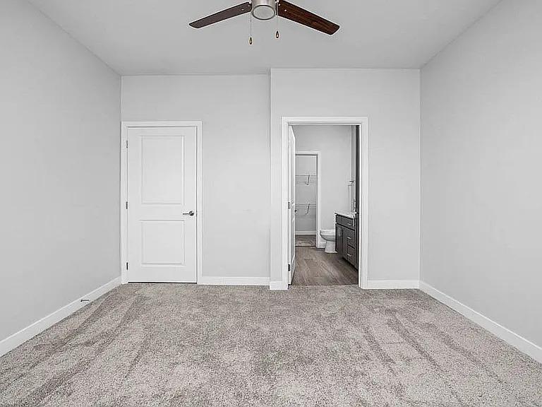 Bright & Spacious Bedroom