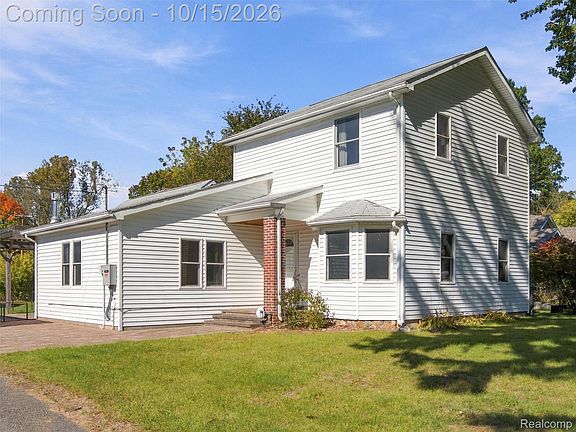 3rd image of 326 Clark Rd