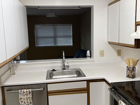 4th image of 1204 W Lafayette Ave #10