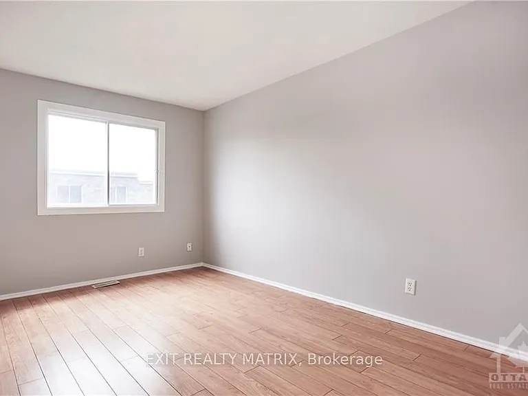 2988 Fairlea Cres — Photo 14