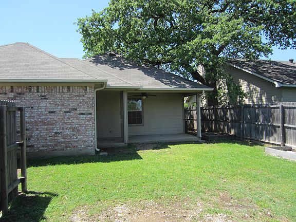 2nd image of 102 S Lakeview Dr