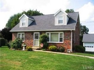 923 Dogwood Ln, Coopersburg, PA 18036