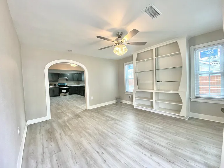 628 King St — Photo 7