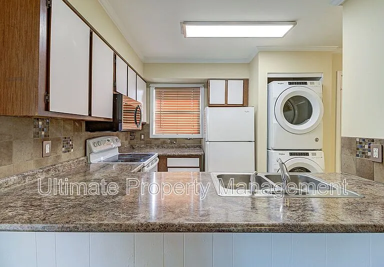 2504 Flint Dr — Photo 3