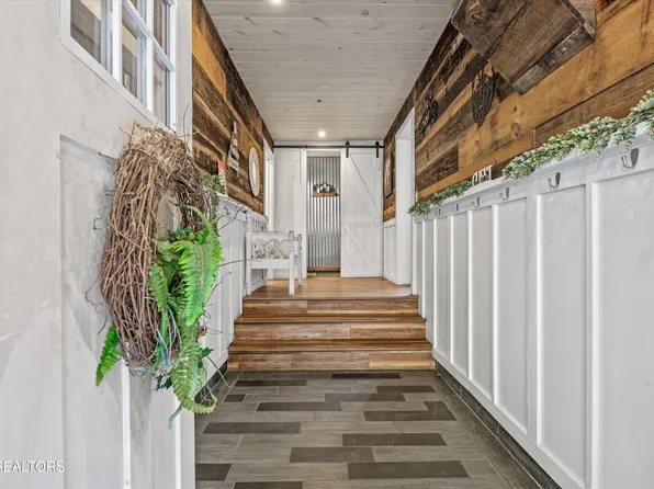 3528 Lost Branch Rd, Sevierville, TN 37862