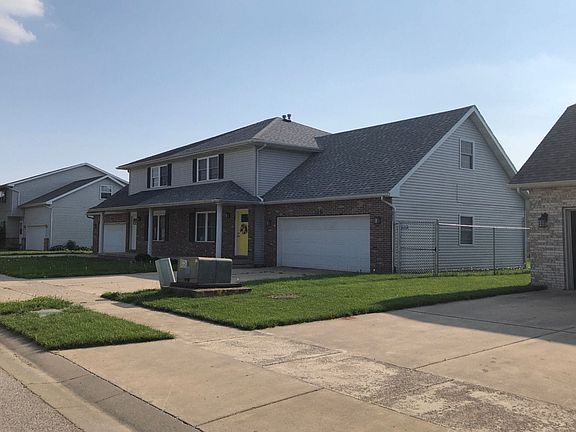 2nd image of 22A Dawson Cir
