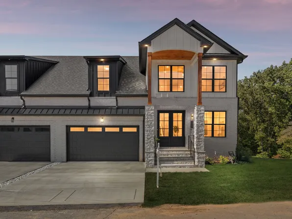111 Fairway Dr, Clarksville, TN 37043