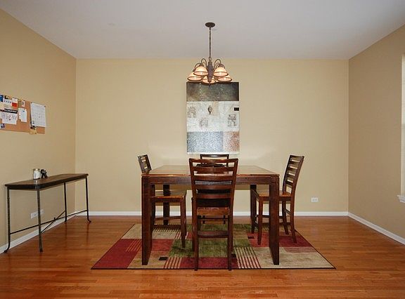 4th image of 476 Broadmoor Ln #0