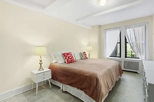 Sold by Compass | media 22