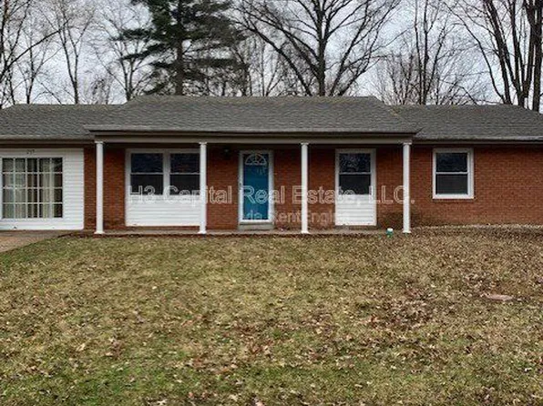 215 Dogwood Ln, Fairview Heights, IL 62208